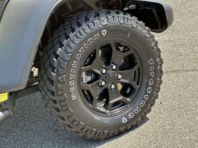 Used 2023 Jeep Wrangler Unlimited w/ Cold Weather Group AWD/4WD image 10