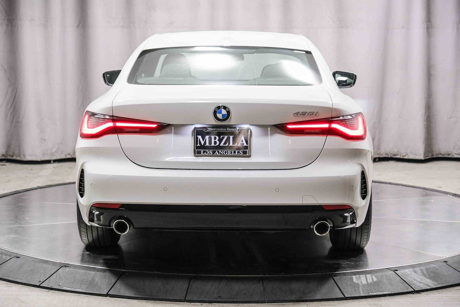 Used 2024 BMW 430i Coupe w/ Convenience Package RWD image 3