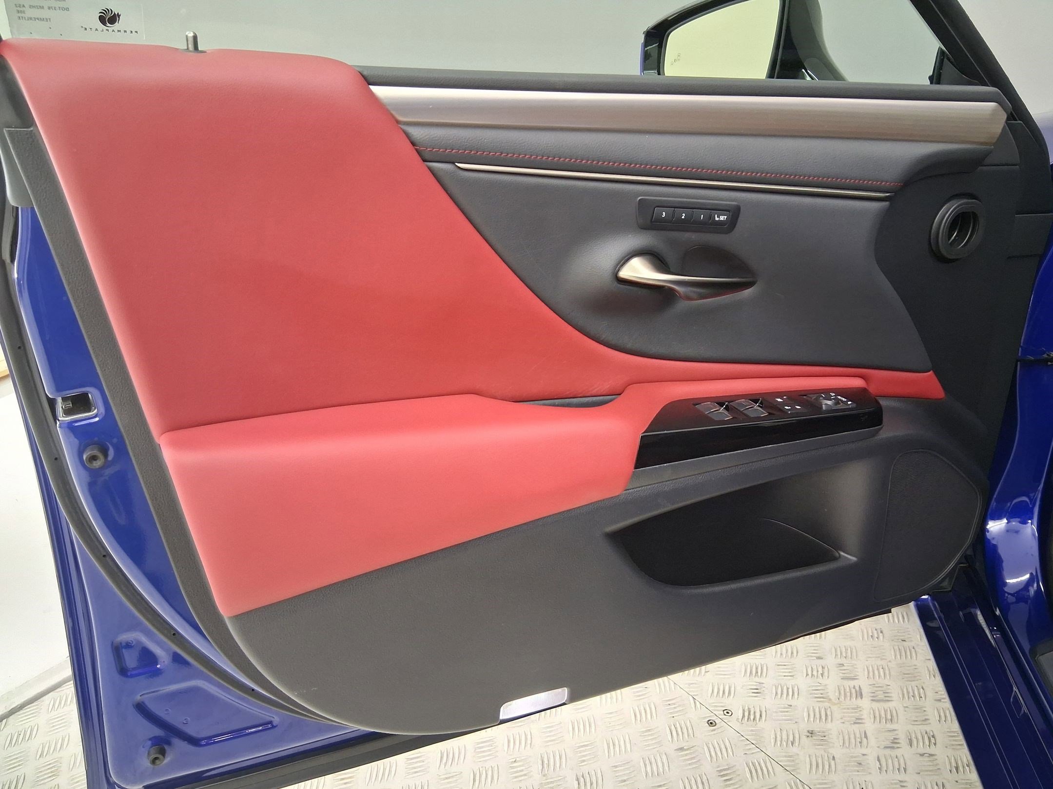 Used 2023 Lexus ES 300h F Sport image 19