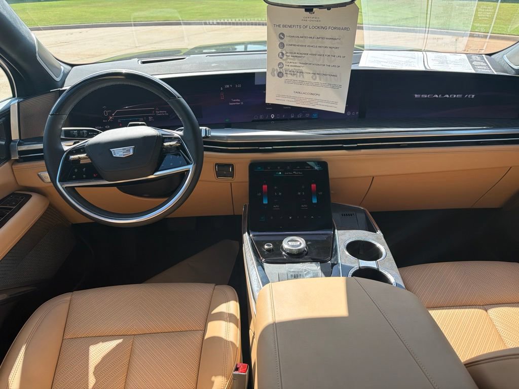 Certified 2025 Cadillac Escalade IQ Luxury 2 AWD/4WD image 17