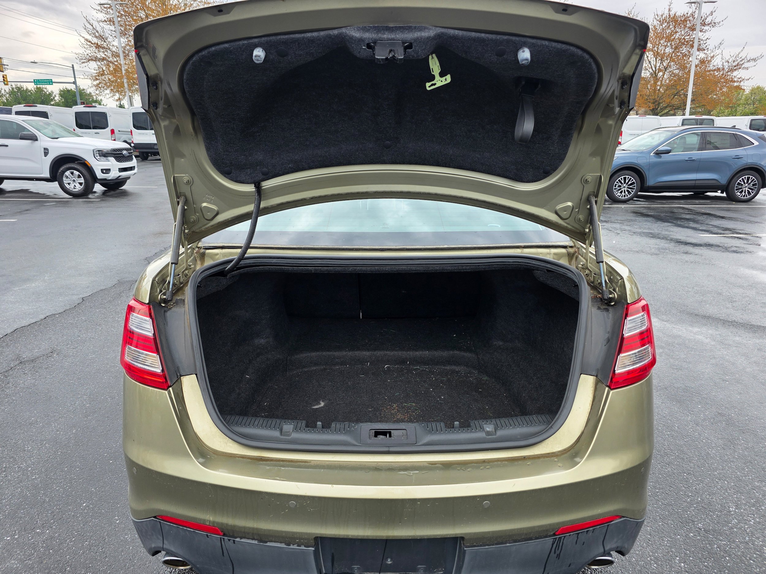 Used 2013 Ford Taurus Limited image 7