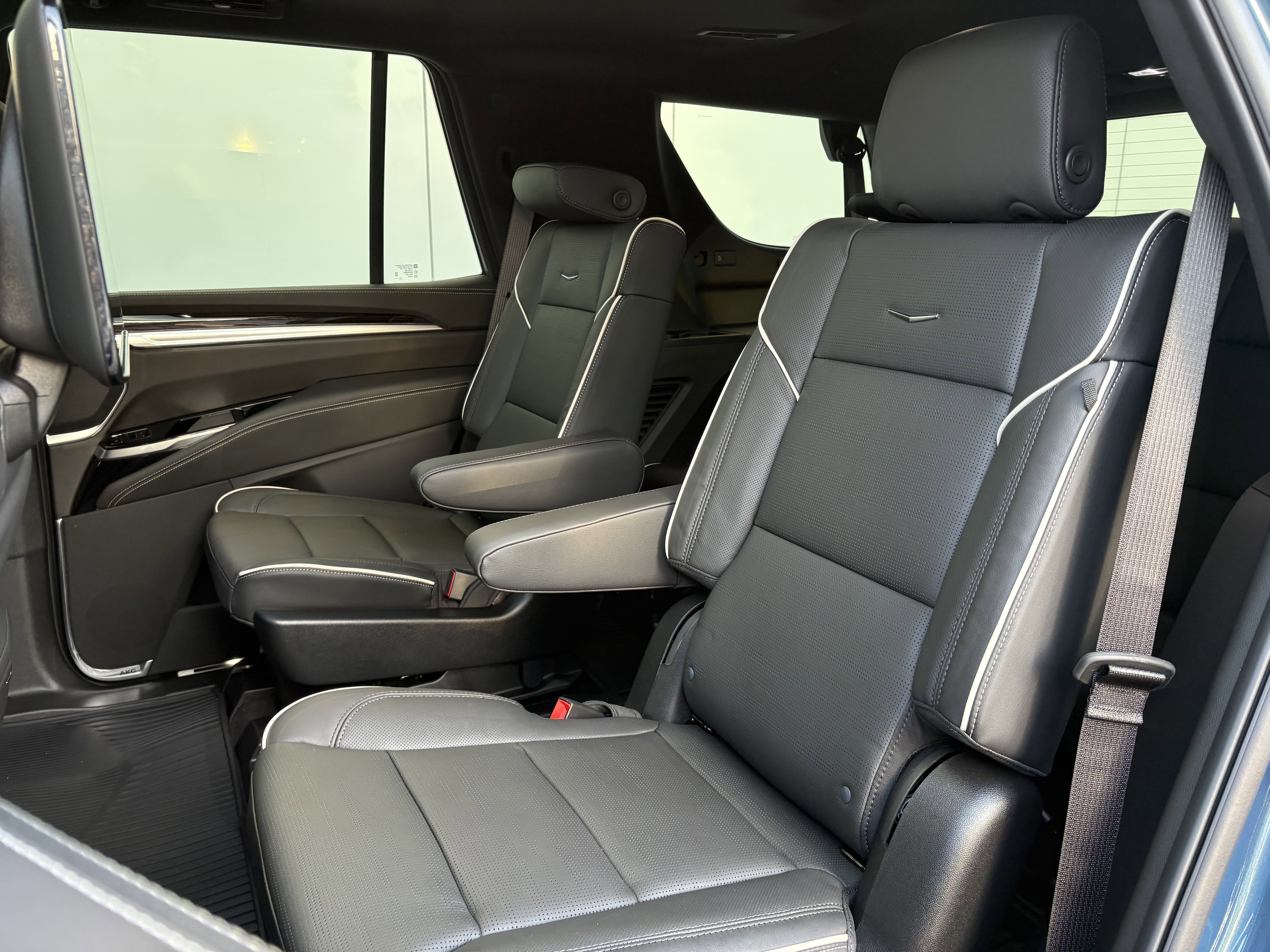 New 2026 Cadillac Escalade Luxury image 13