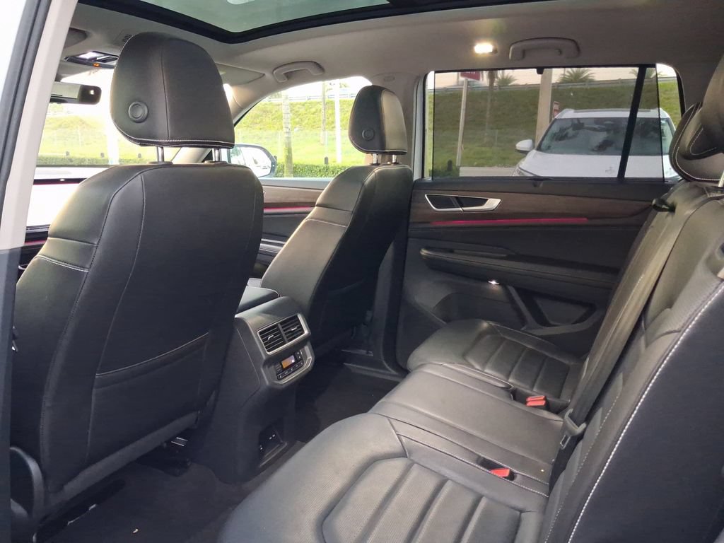 Certified 2024 Volkswagen Atlas SEL AWD/4WD image 7