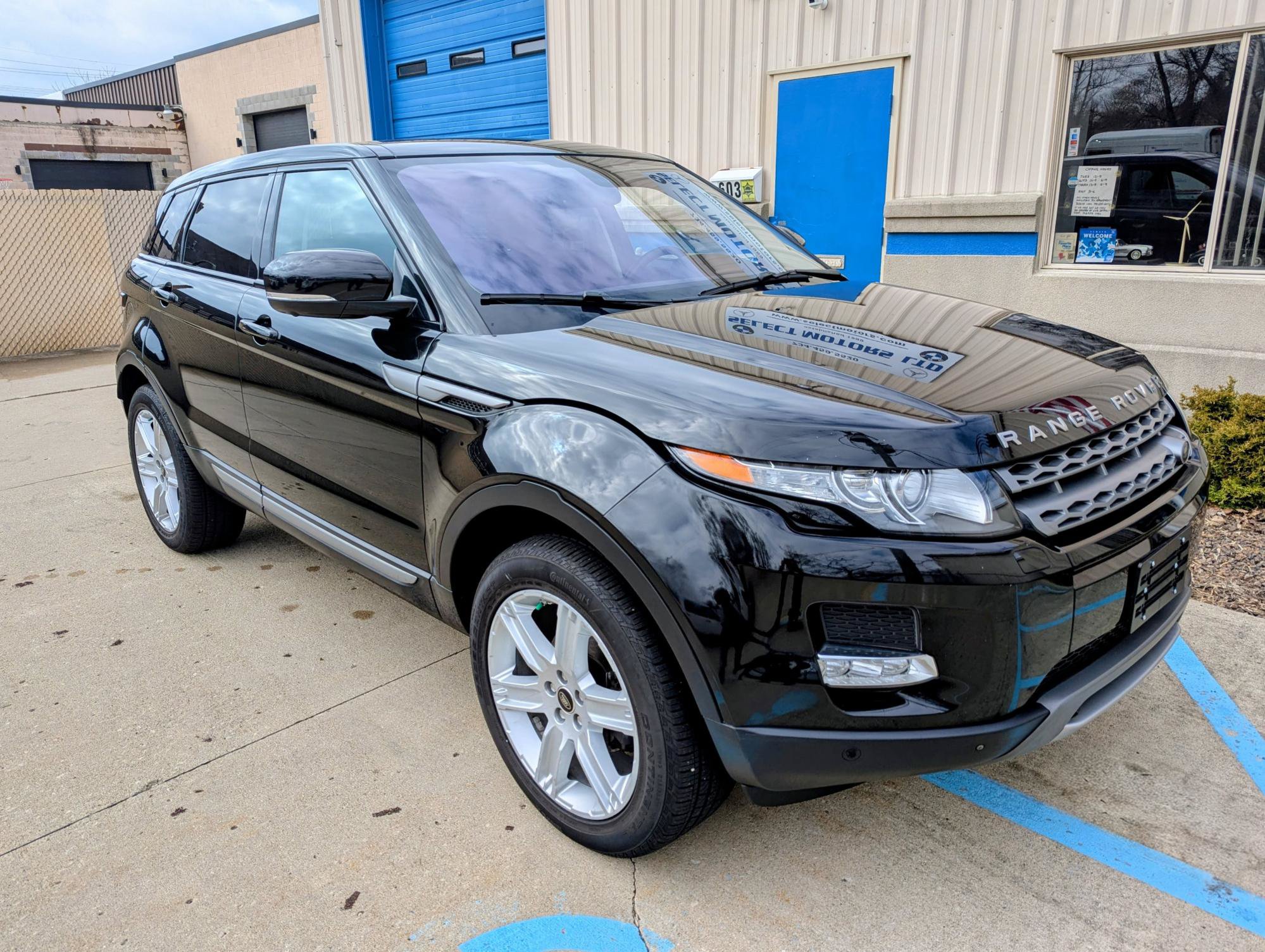 Used 2013 Land Rover Range Rover Evoque Pure Premium AWD/4WD image 11