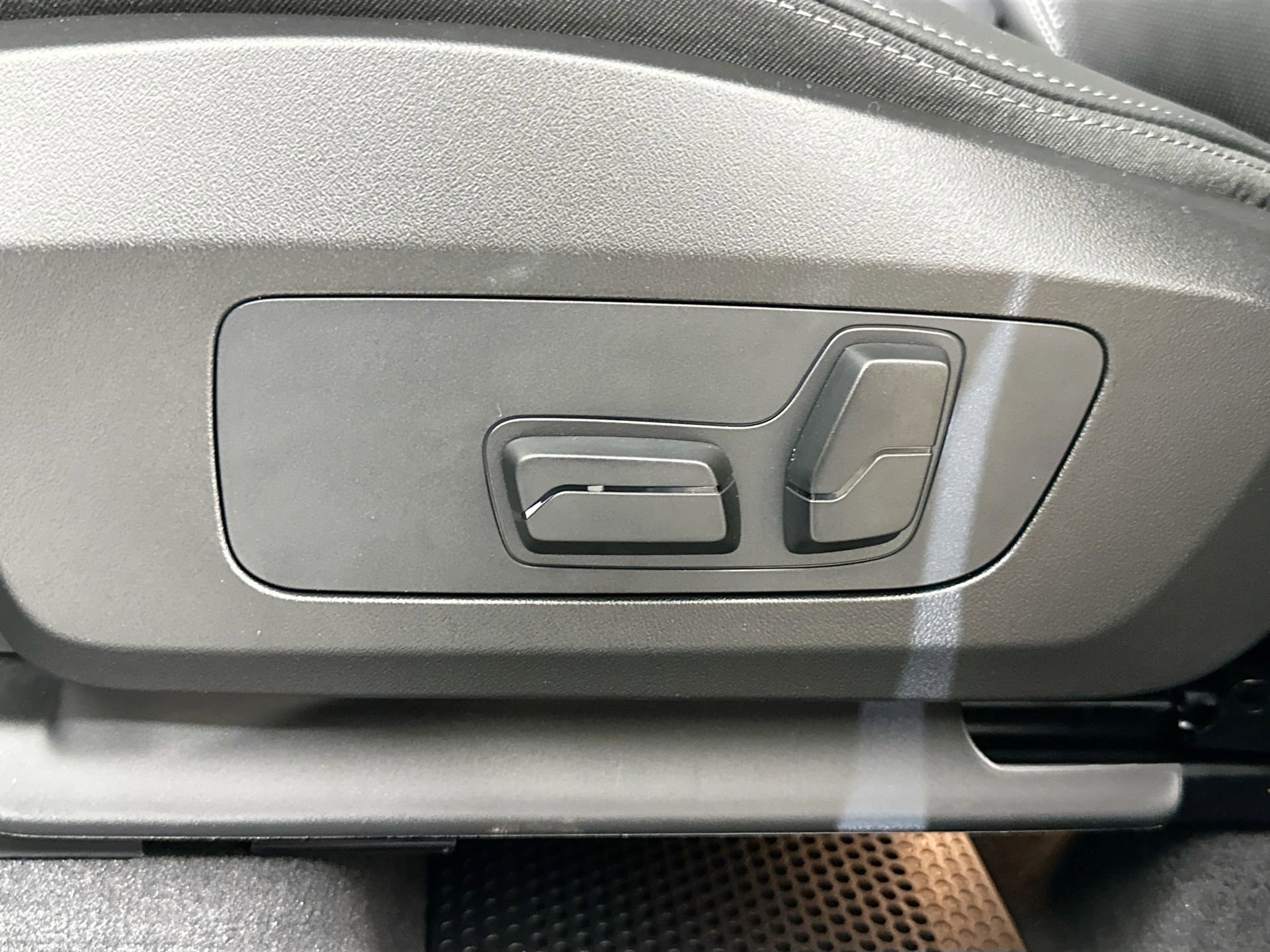 New 2026 BMW X1 xDrive28i w/ Technology Package image 18