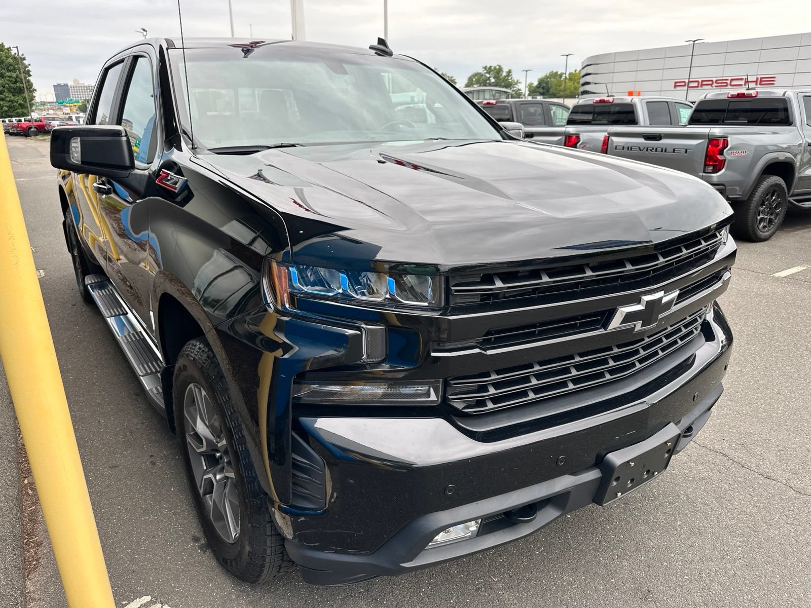 Used 2021 Chevrolet Silverado 1500 RST AWD/4WD image 3