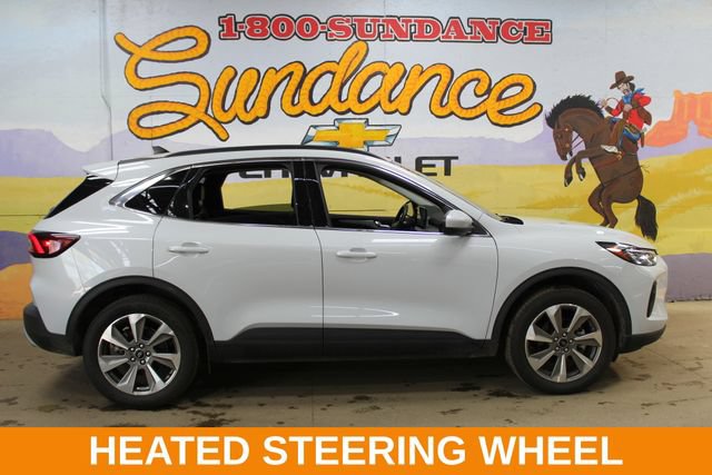 Used 2025 Ford Escape Platinum AWD/4WD image 1