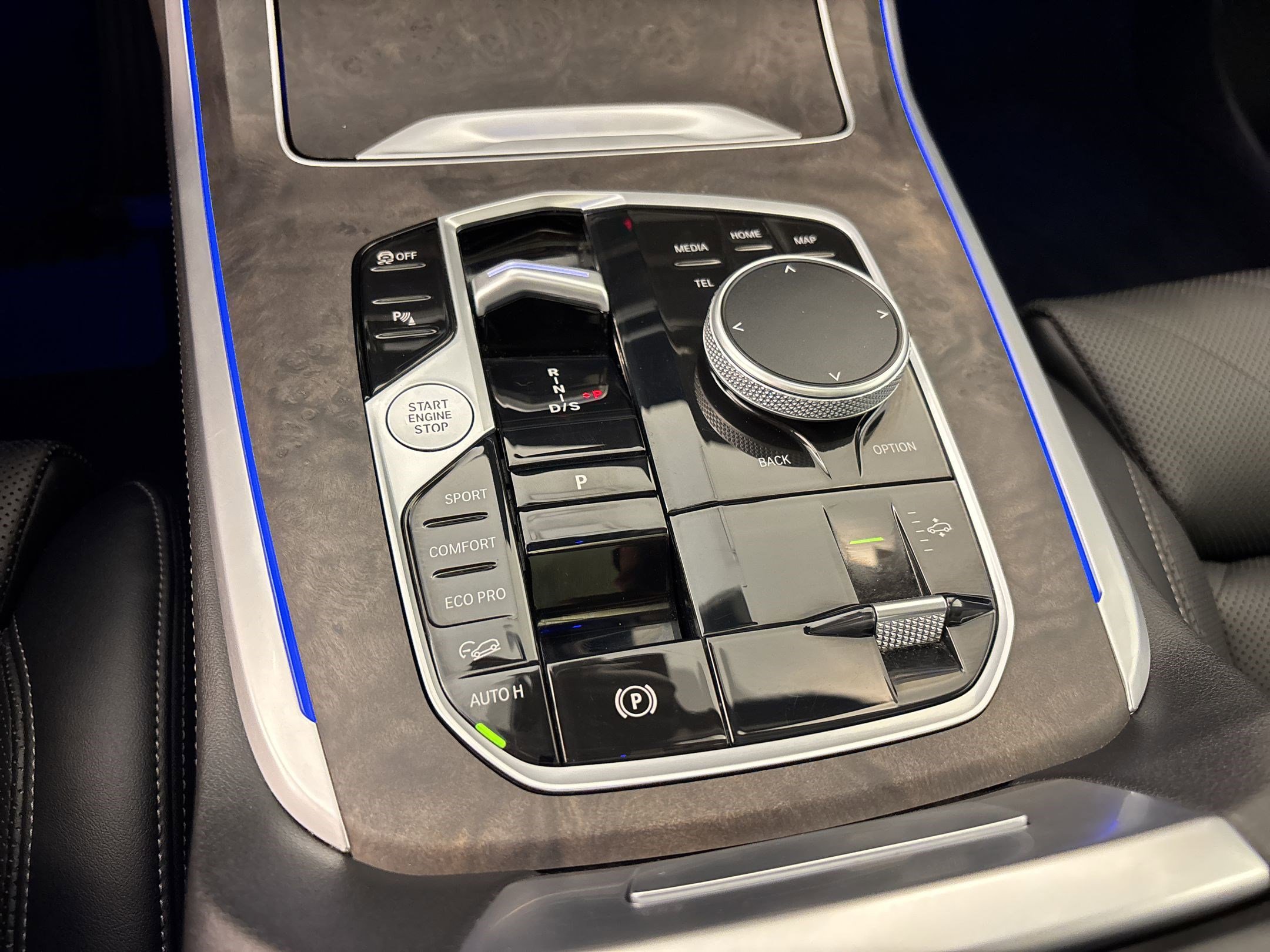 Certified 2025 BMW X7 xDrive40i image 16