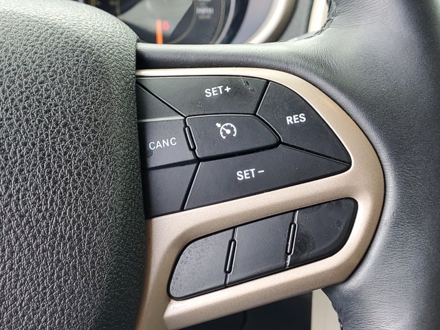 Used 2017 Jeep Cherokee Sport w/ Cold Weather Group AWD/4WD image 9