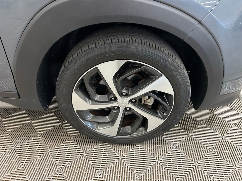 Used 2017 Hyundai Tucson Sport FWD image 2