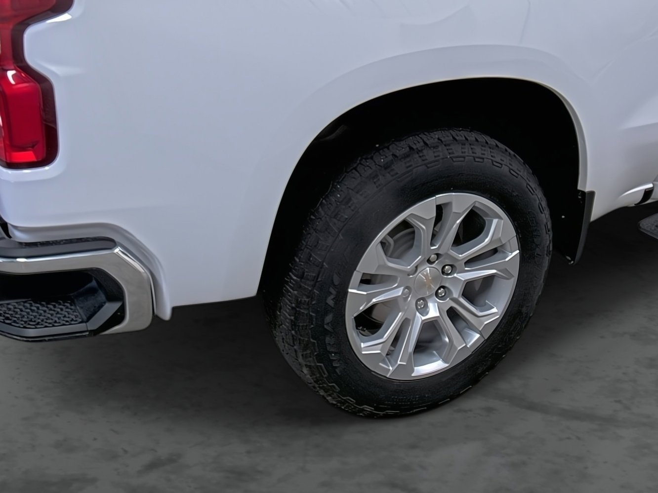 Used 2024 Chevrolet Silverado 1500 LTZ w/ Z71 Off-Road Package image 12