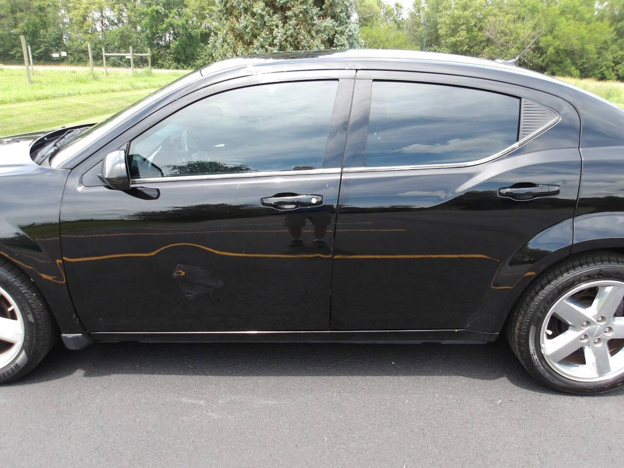 Used 2013 Dodge Avenger SXT FWD image 25