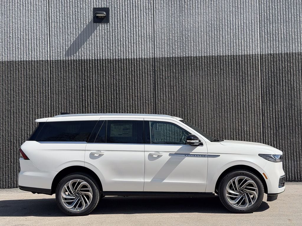 New 2026 Lincoln Navigator Reserve AWD/4WD image 7