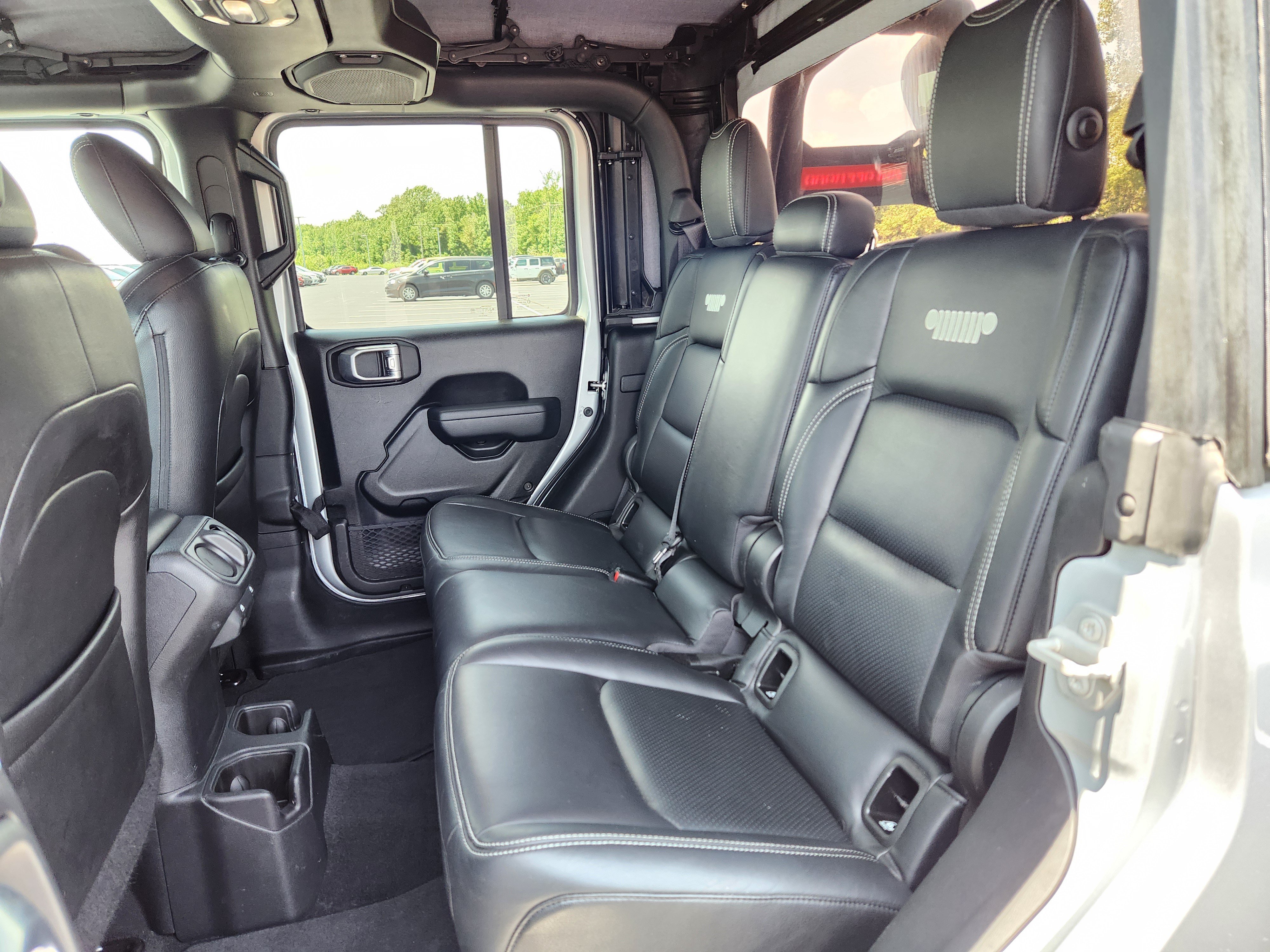 Used 2023 Jeep Gladiator Sport AWD/4WD image 11