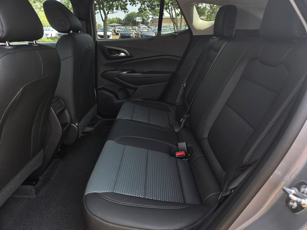 New 2026 Chevrolet Trax LT w/ Driver Confidence Package FWD image 21