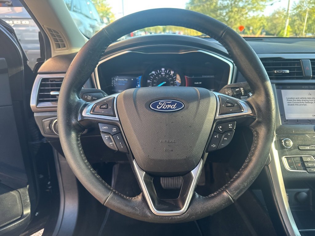 Used 2019 Ford Fusion SEL image 25