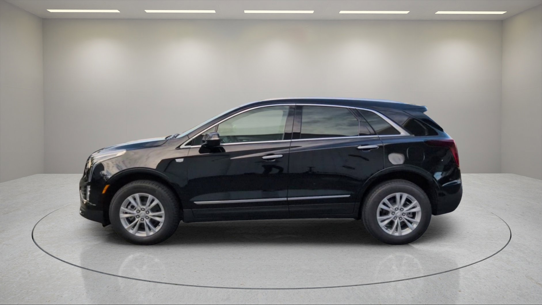 New 2025 Cadillac XT5 Luxury image 6