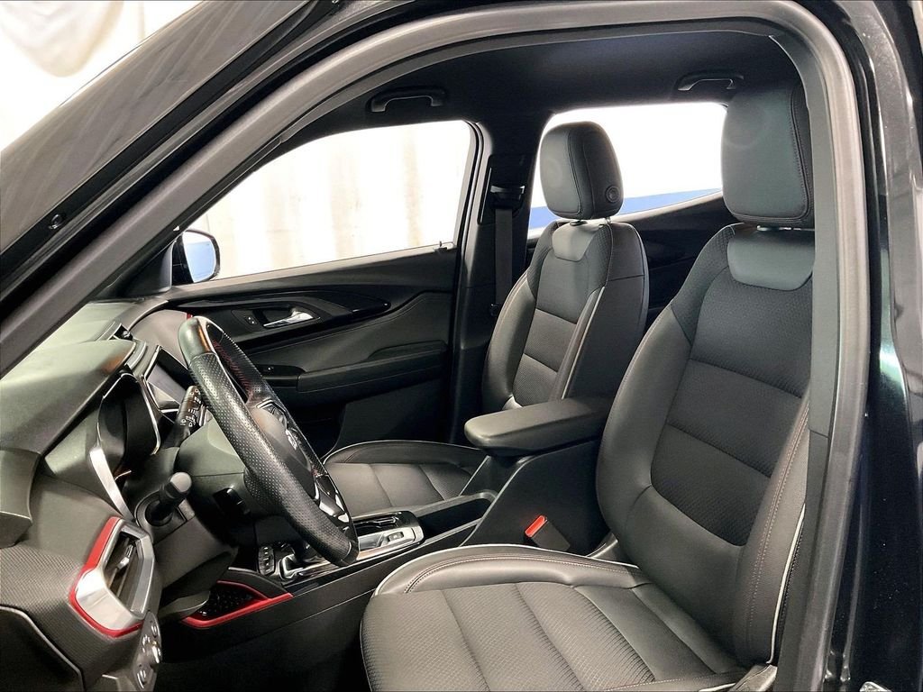Used 2023 Chevrolet TrailBlazer RS w/ Technology Package FWD image 10