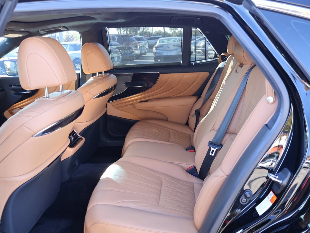 Used 2023 Lexus LS 500 w/ Luxury Package image 41