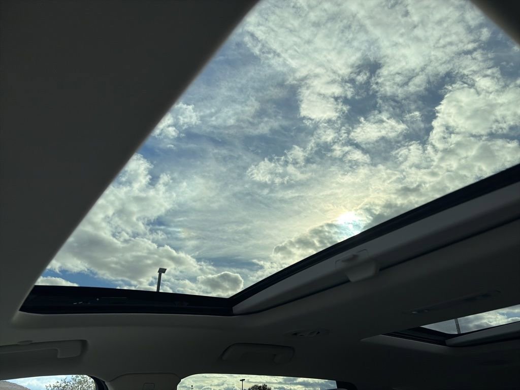 Used 2024 Buick Enclave Essence w/ Experience Buick Package image 24