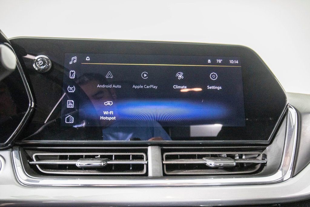 Used 2025 Chevrolet Trax LT w/ LT Convenience Package image 26