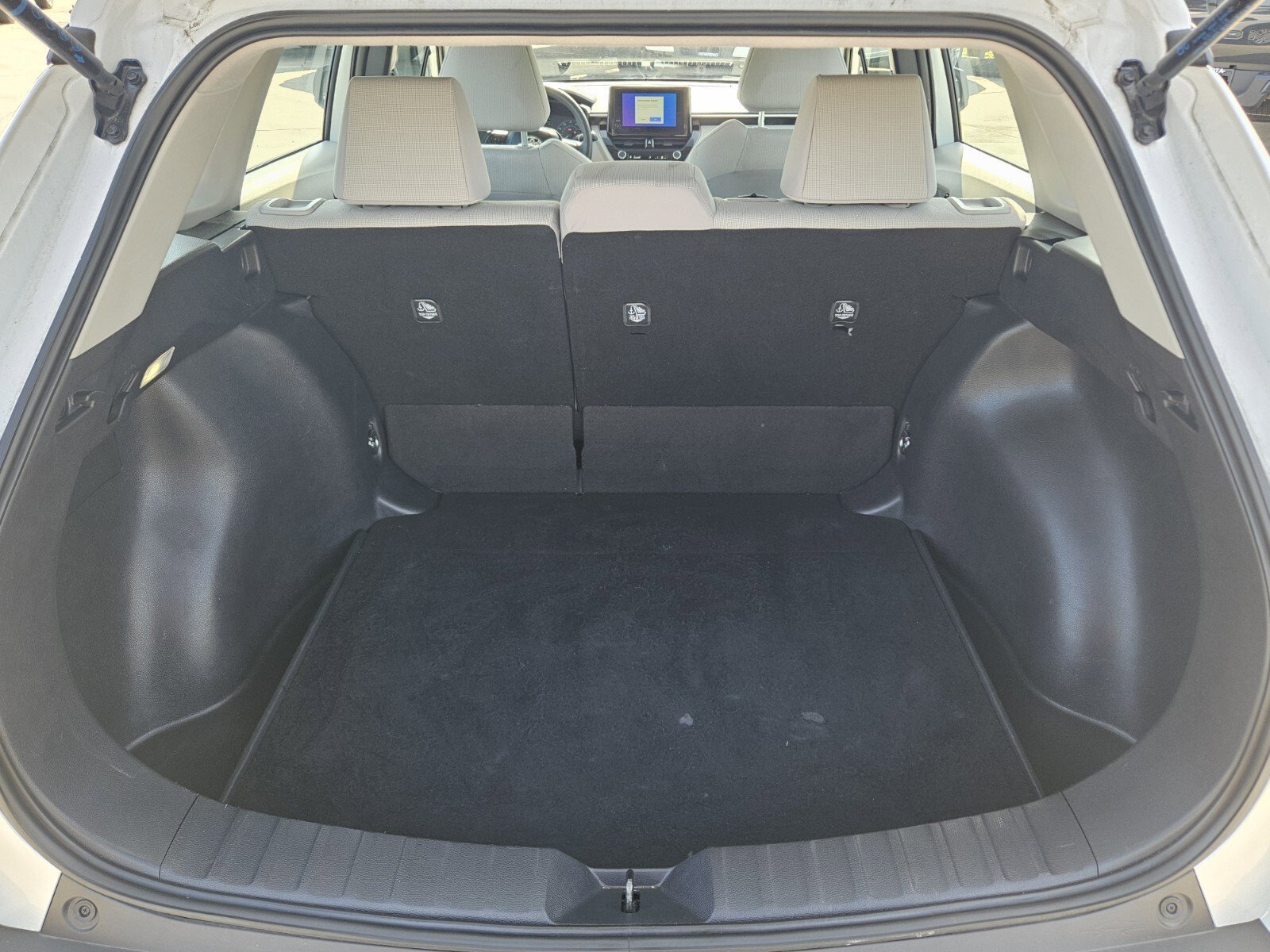 Certified 2024 Toyota Corolla Cross L image 9