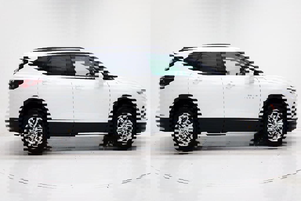 Used 2022 Chevrolet Blazer LT image 2