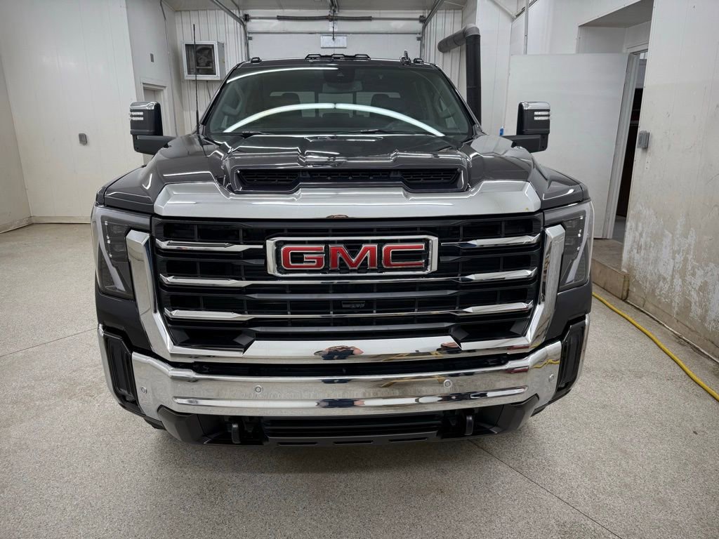 New 2026 GMC Sierra 3500 SLT image 2