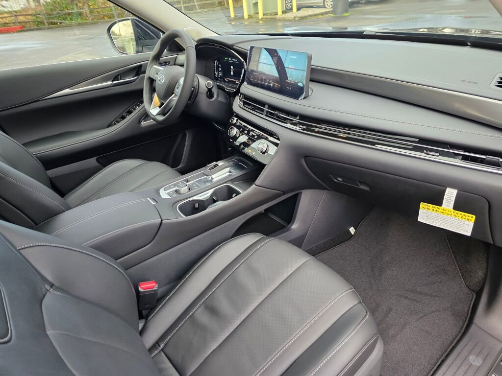 New 2025 INFINITI QX60 Luxe image 13