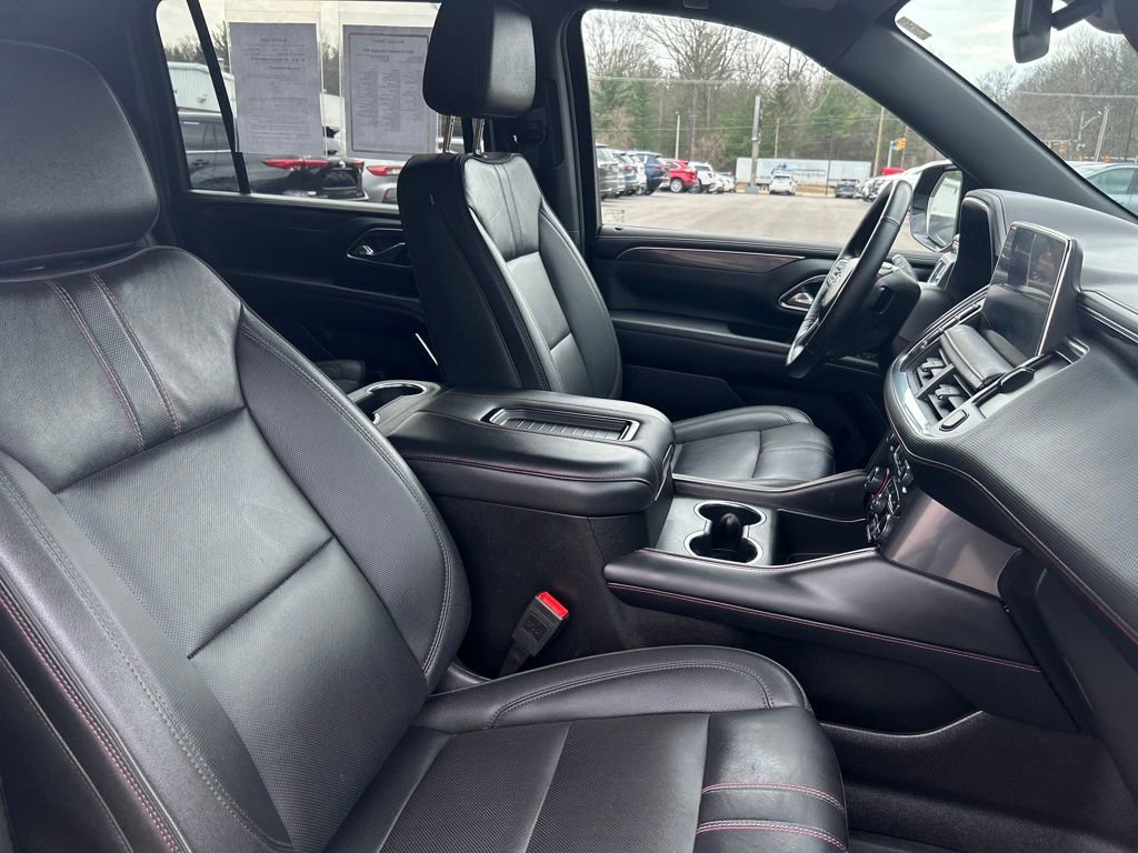 Used 2024 Chevrolet Suburban RST w/ Luxury Package image 15