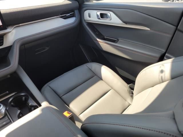 New 2025 Ford Explorer Active w/ Active Comfort Package image 17