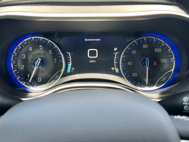 New 2027 Chrysler Pacifica Select w/ Family Tech Group AWD/4WD image 19