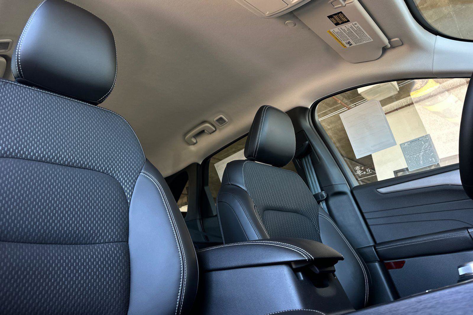 New 2025 Ford Escape SE image 14