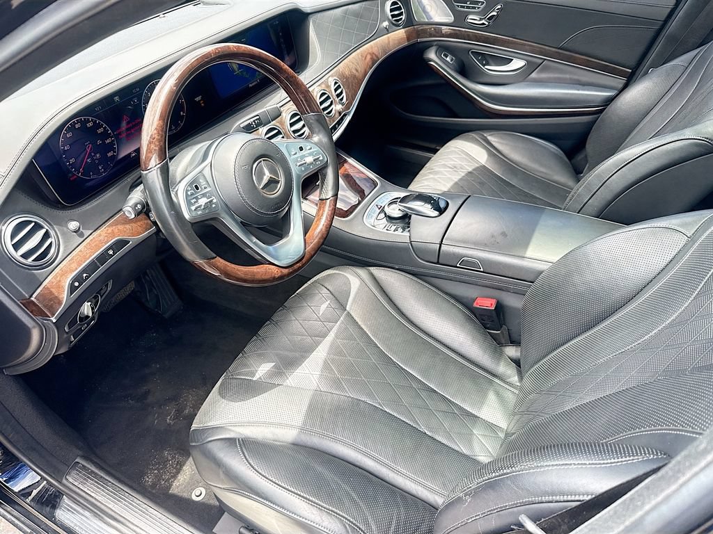 Used 2020 Mercedes-Benz S 560 4MATIC Sedan w/ Premium Package image 25
