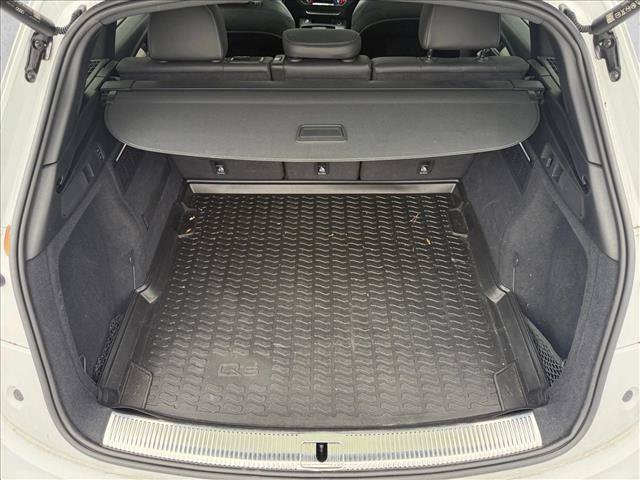 Used 2021 Audi SQ5 Premium Plus w/ Premium Plus Package AWD/4WD image 3