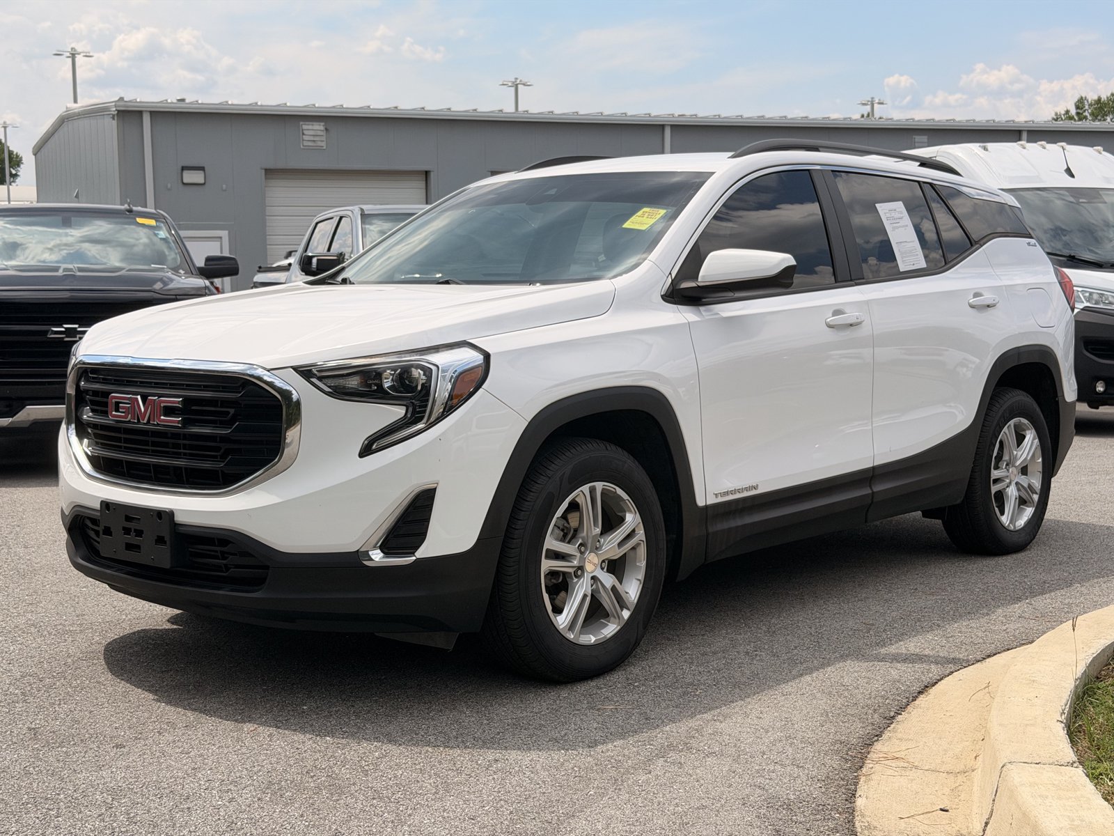 Used 2021 GMC Terrain SLE w/ Driver Convenience Package AWD/4WD image 8