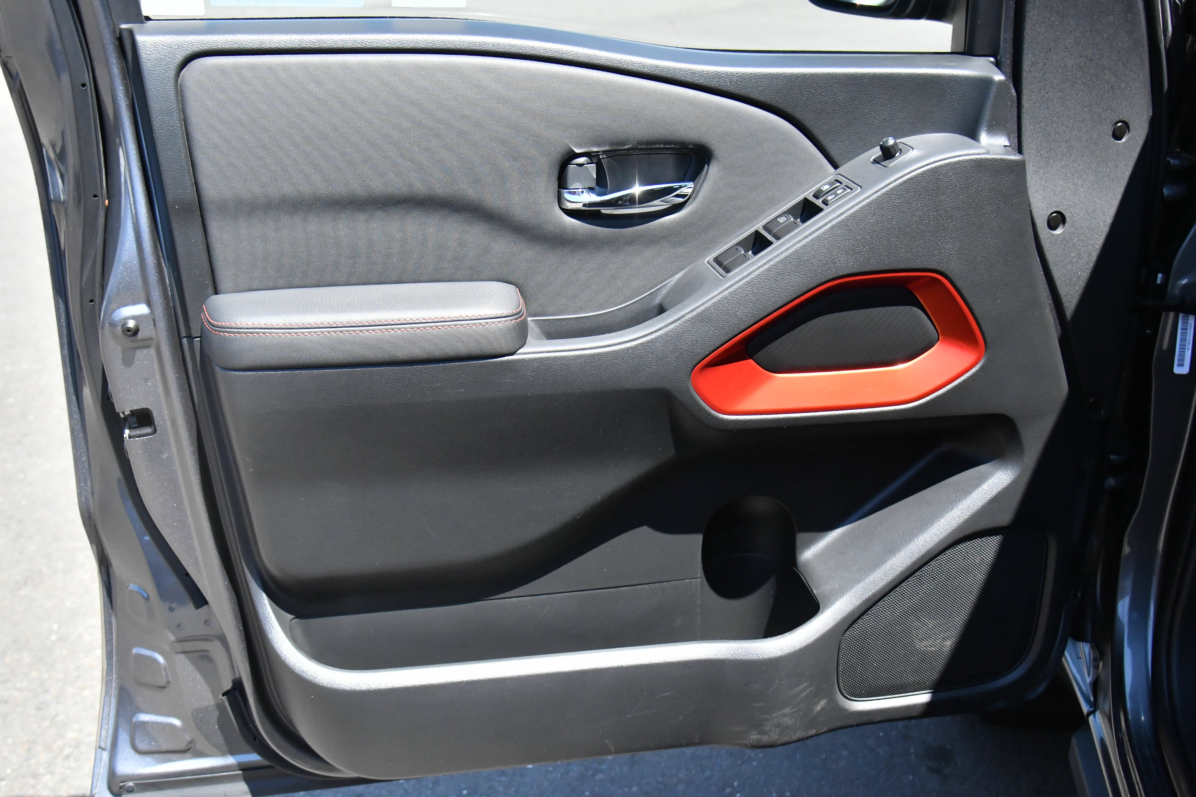 Used 2022 Nissan Frontier Pro-X RWD image 13