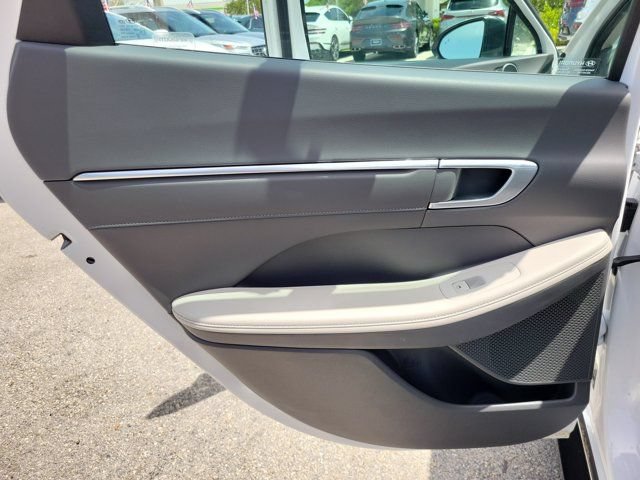 Certified 2022 Hyundai Sonata Limited FWD image 9