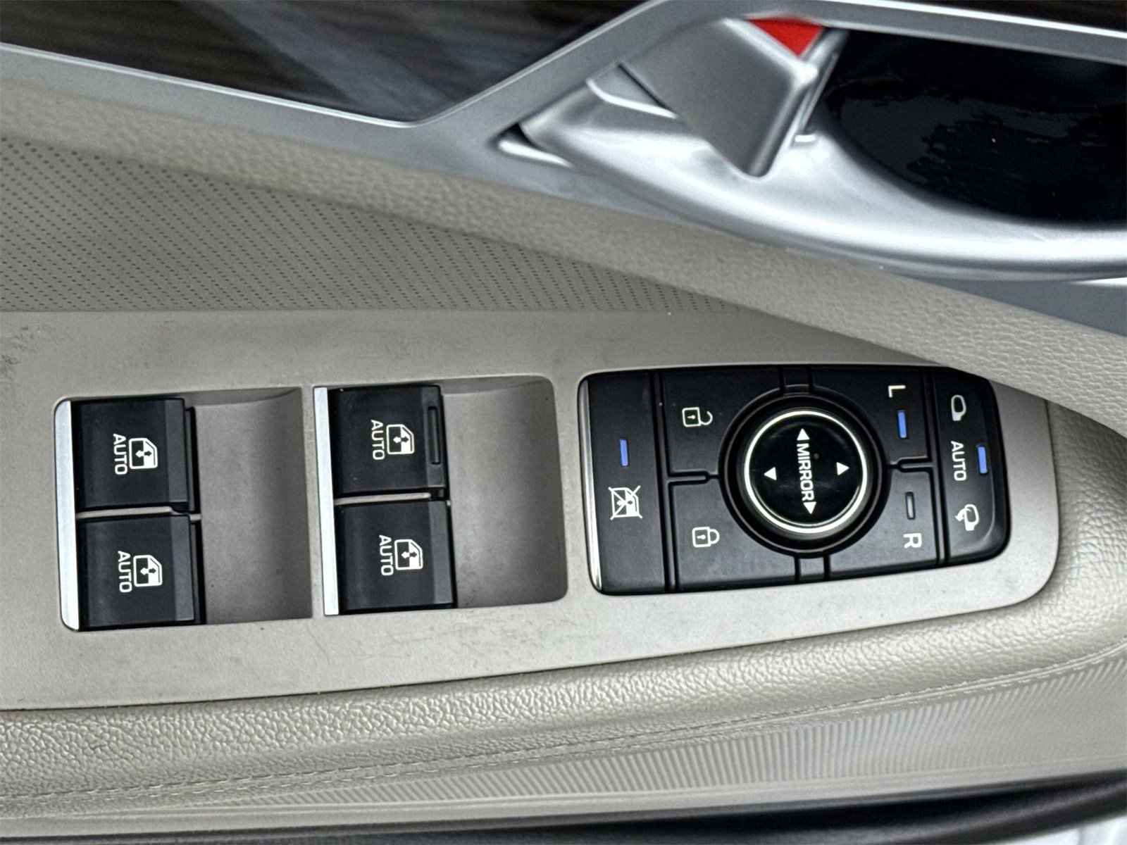 Used 2019 Genesis G80 3.8 image 18