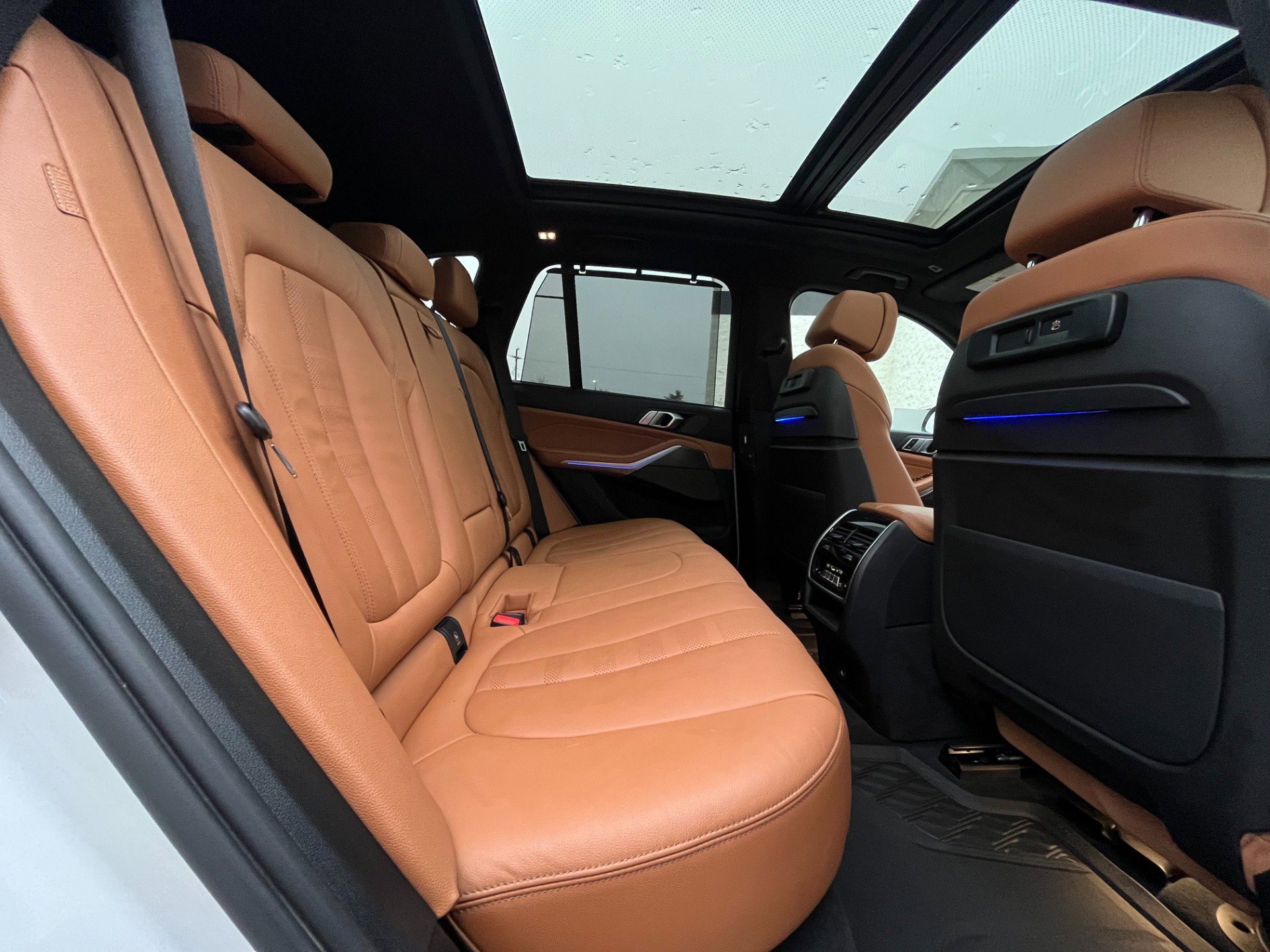 Used 2022 BMW X5 M50i w/ Executive Package image 34