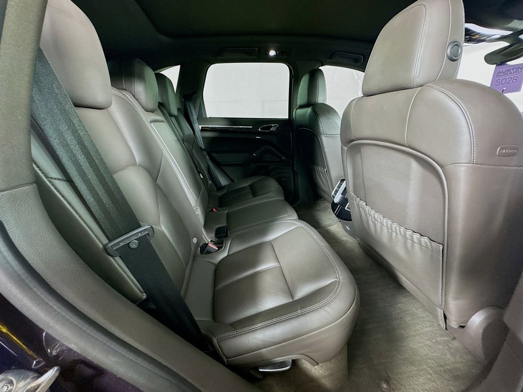 Used 2017 Porsche Cayenne S AWD/4WD image 34