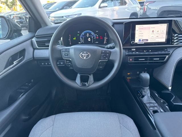 Used 2025 Toyota Camry LE image 13