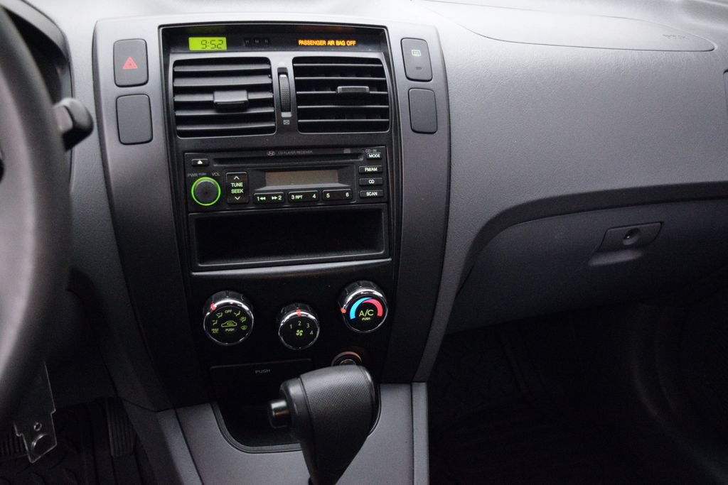 Used 2005 Hyundai Tucson GL FWD image 23