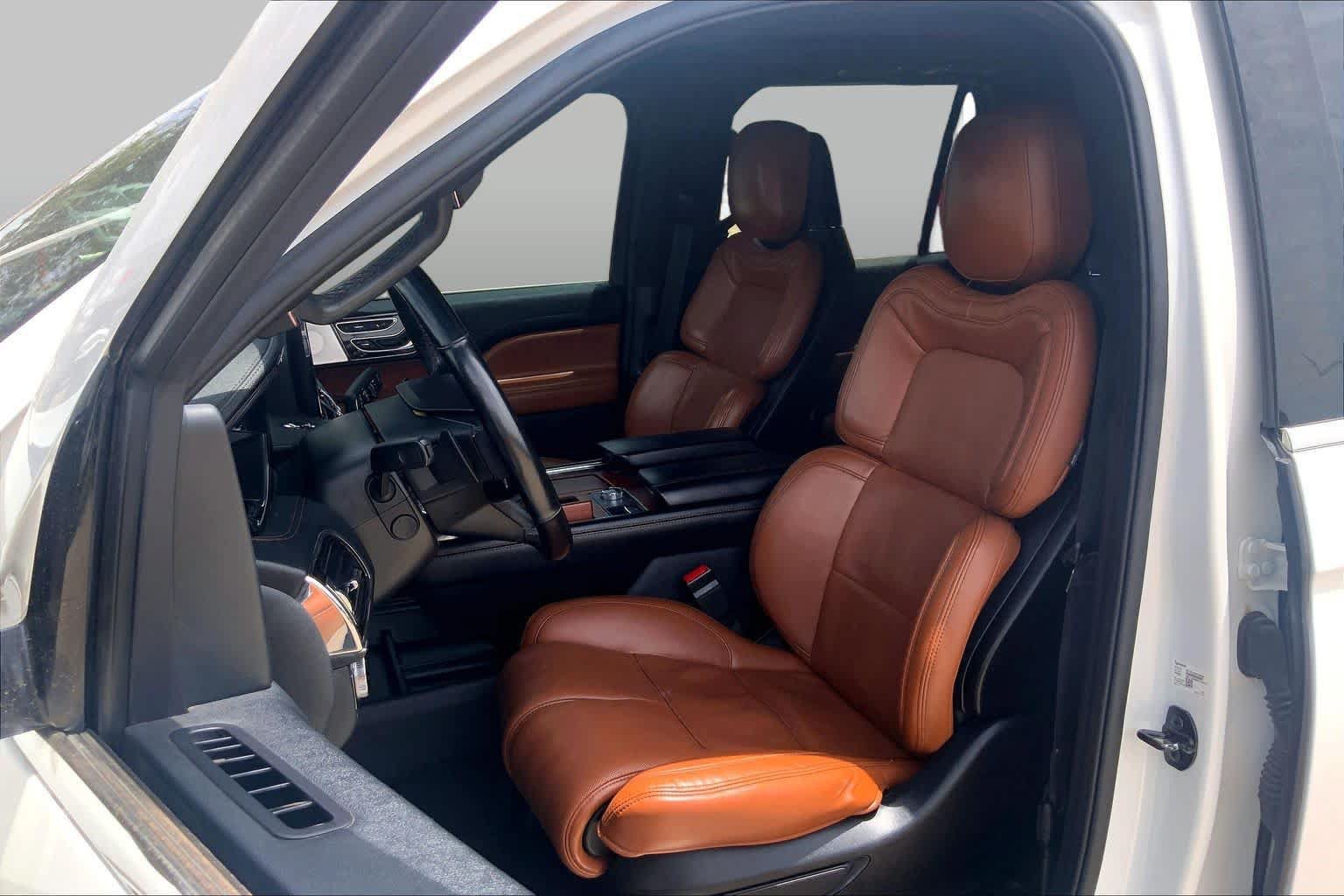 Used 2020 Lincoln Navigator L Reserve w/ Luxury Package AWD/4WD image 7
