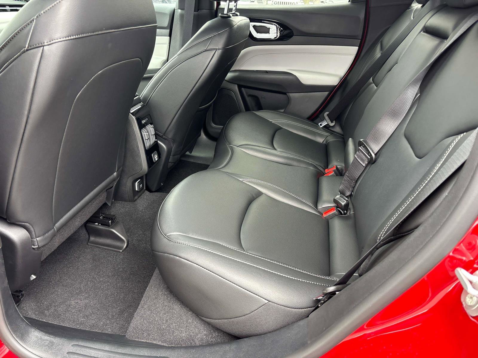 New 2026 Jeep Compass Limited image 6