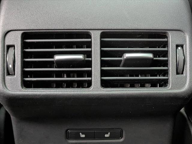 Used 2020 Land Rover Range Rover Velar R-Dynamic S image 18