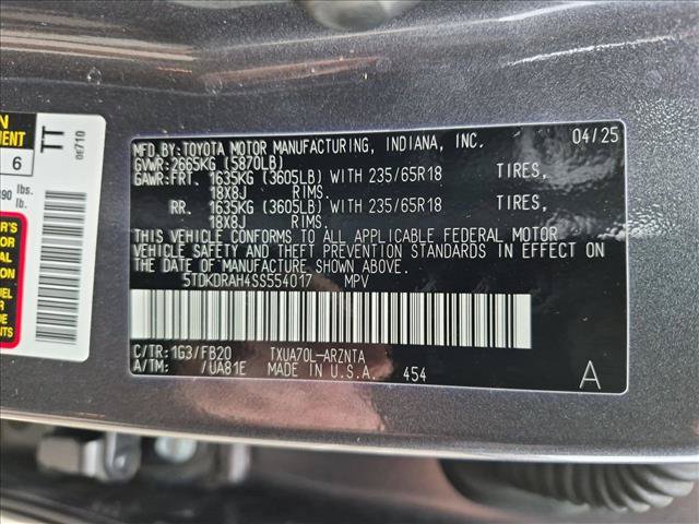 Used 2025 Toyota Highlander LE FWD image 25