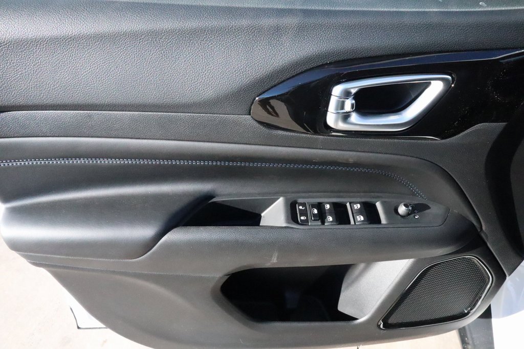 New 2026 Jeep Compass Latitude image 16