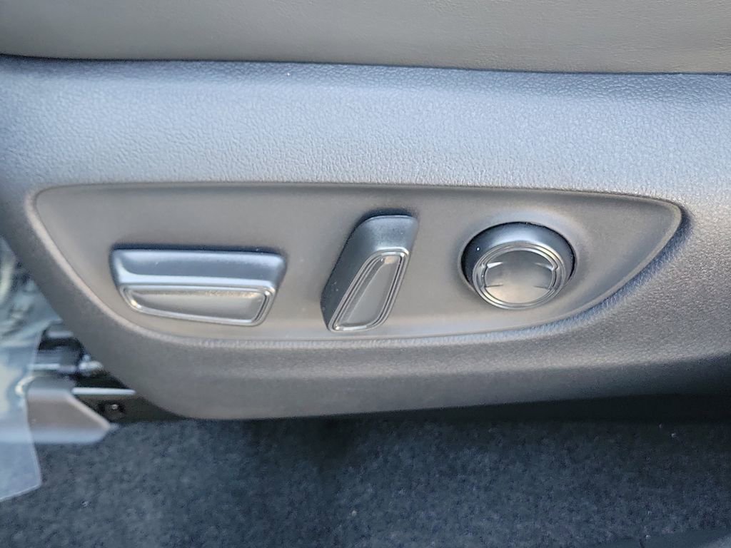 Used 2024 Toyota RAV4 XLE Premium image 20