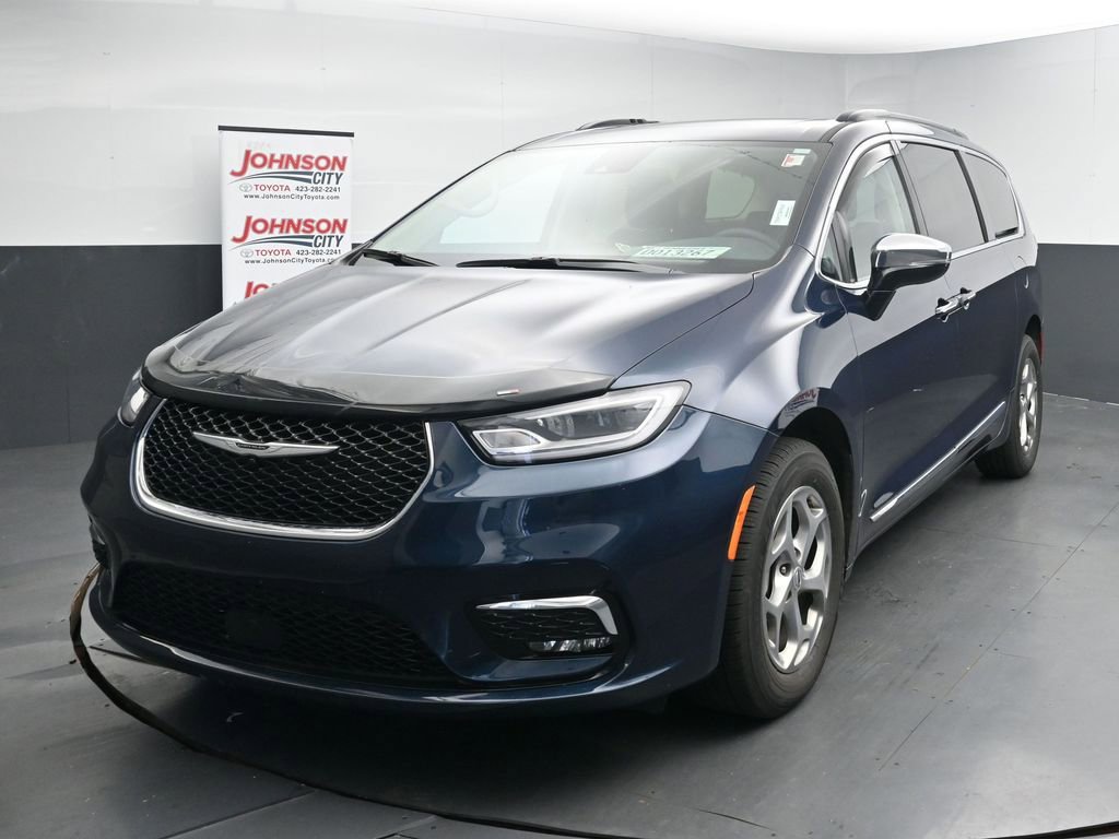 Used 2023 Chrysler Pacifica Limited image 4